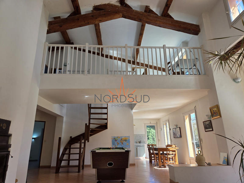 Maison - 246 m² - 6 pièces