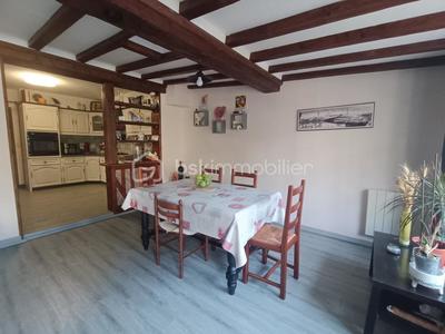 Maison - 163 m² - 6 pièces