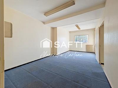 Local commercial - 700 m² - 10 pièces