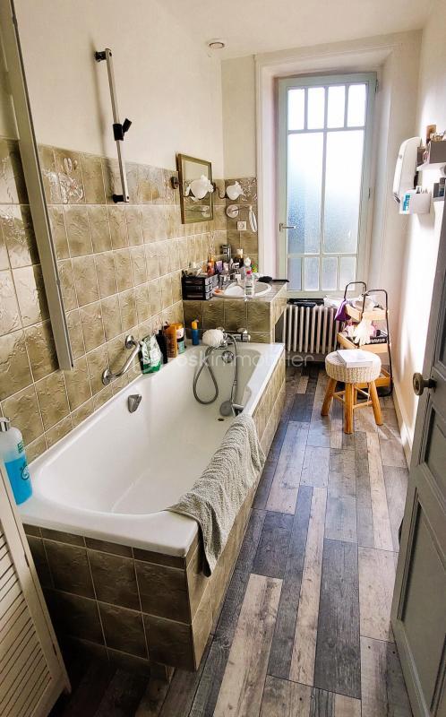 Maison de village - 180 m² - 13 pièces