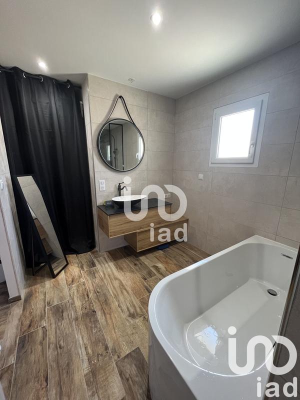 Maison - 218 m² - 7 pièces