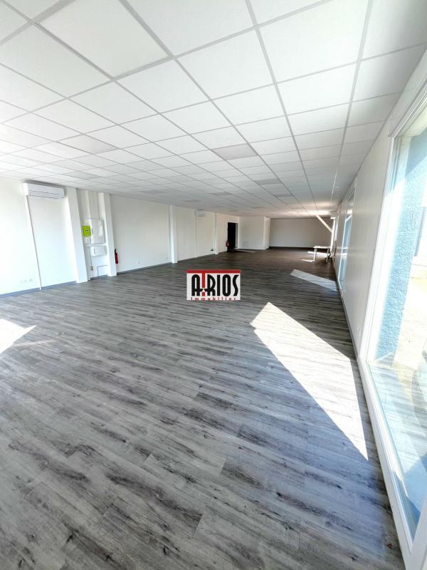 Local commercial - 256 m²