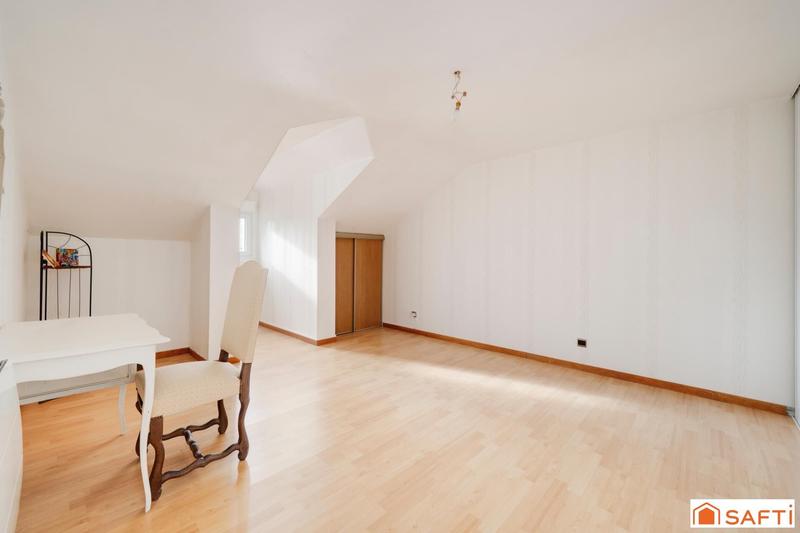 Maison - 143 m² - 6 pièces