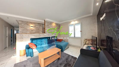 Maison - 95 m² - 5 pièces