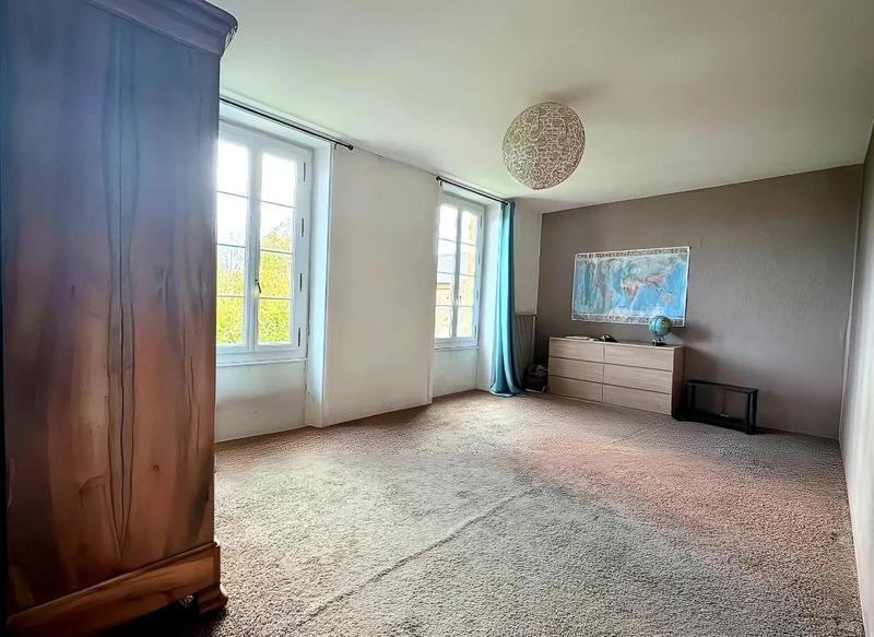 Demeure - 234 m² - 7 pièces