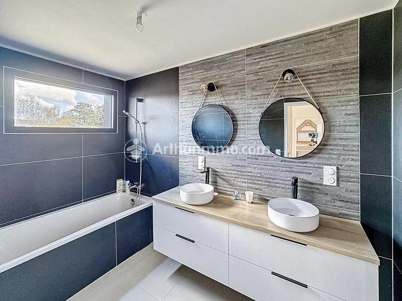 Maison - 122 m² - 5 pièces