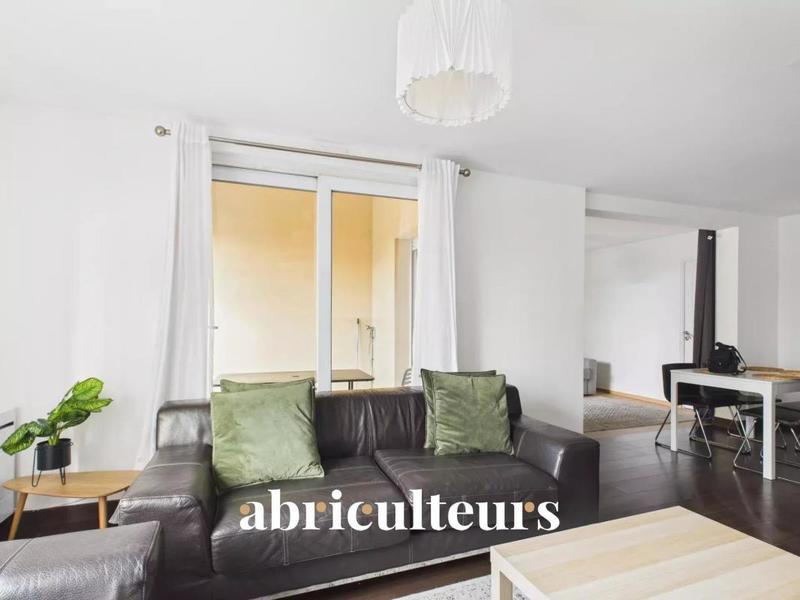 Appartement - 90 m² - 5 pièces