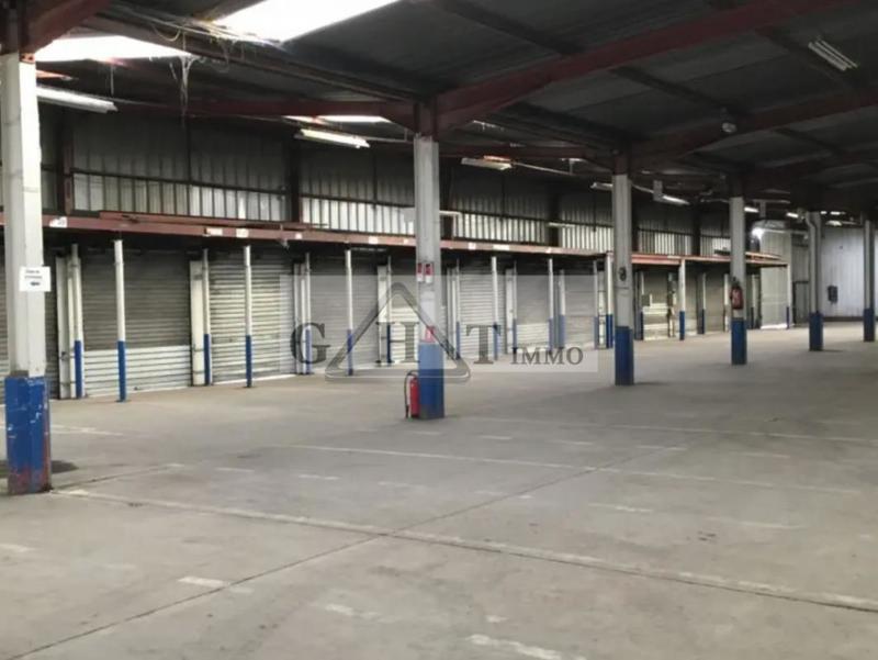 Entrepôt - 3 435 m²