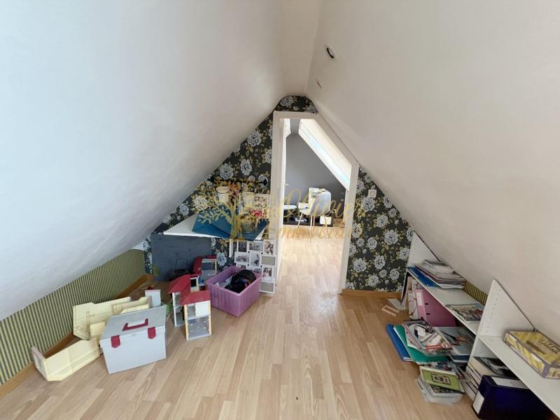 Pavillon - 90 m² - 5 pièces