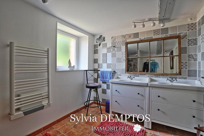 Maison - 350 m² - 10 pièces