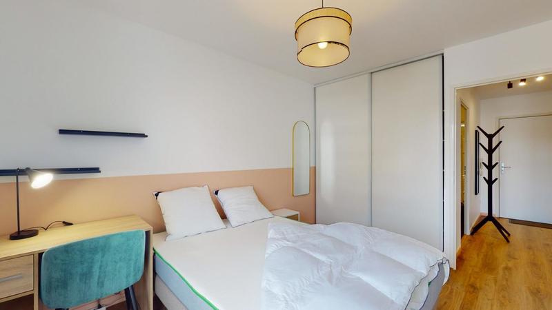 Appartement - 85 m² - 5 pièces