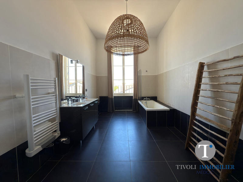 Maison ancienne - 490 m² - 12 pièces