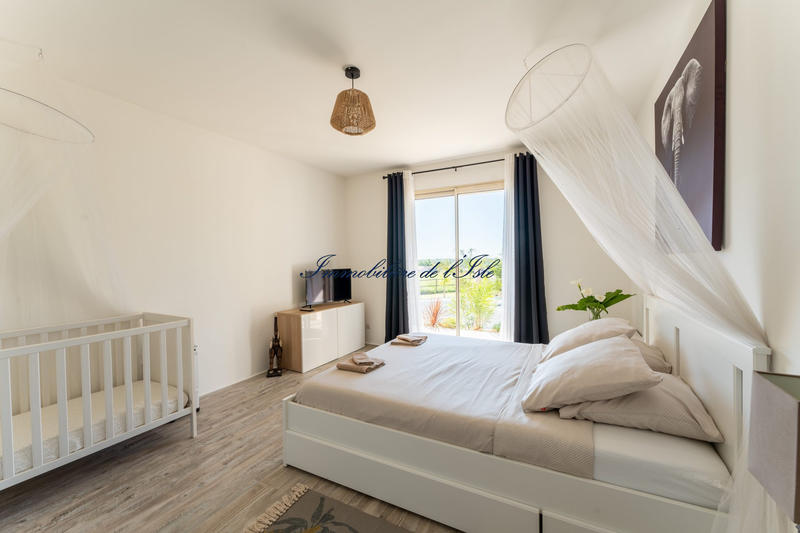 Maison - 235 m² - 8 pièces