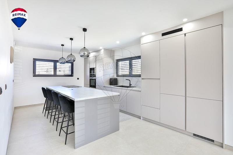 Maison - 148 m² - 5 pièces