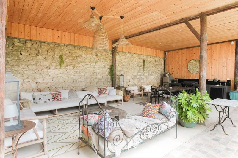 Propriété - 616 m² - 6 pièces