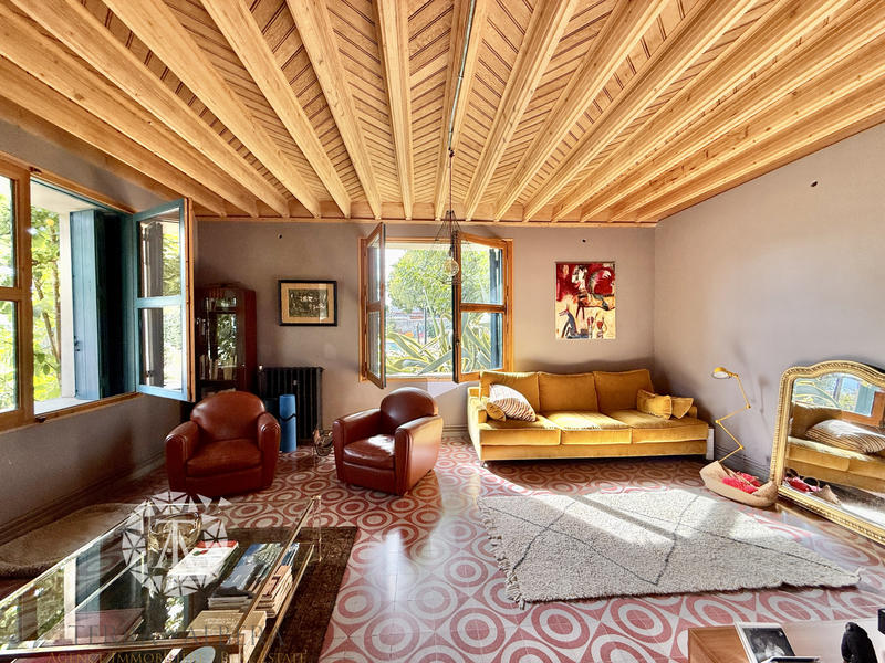 Propriété - 504 m² - 12 pièces