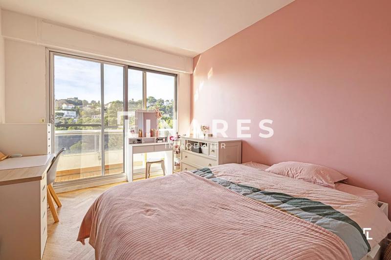 Appartement - 90 m² - 4 pièces