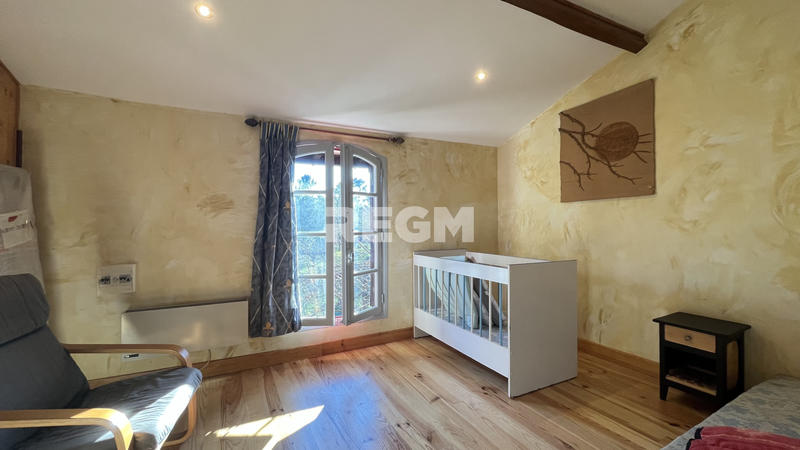 Propriété - 196 m² - 5 pièces