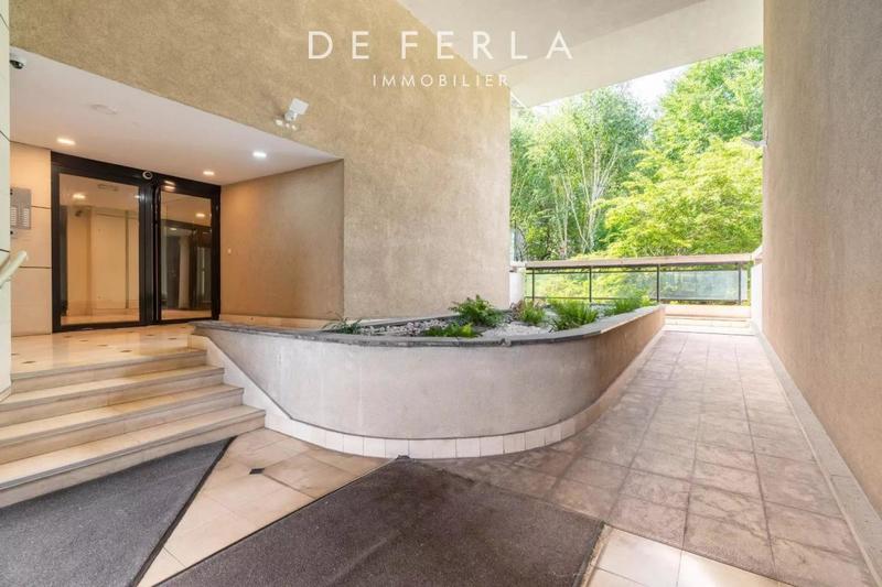 Studio - 30 m² - 1 pièce