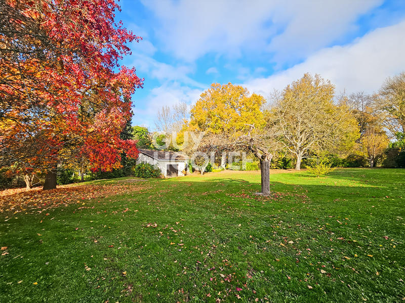 Maison - 320 m² - 11 pièces