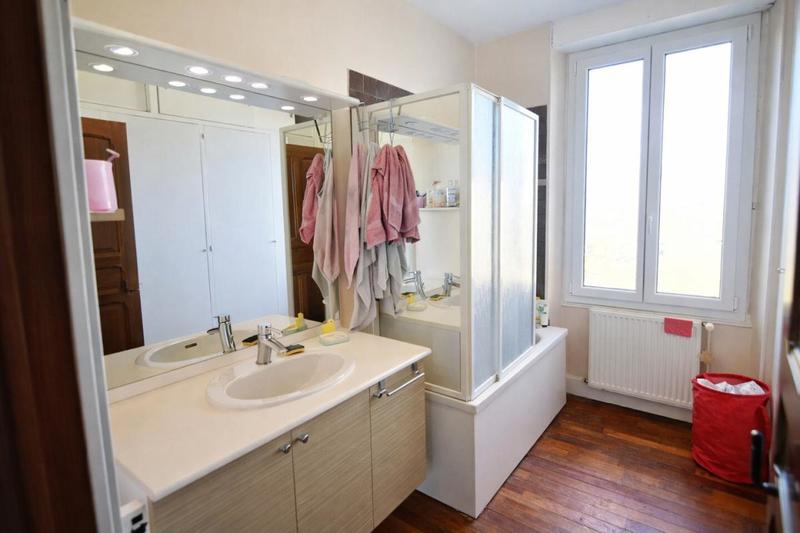 Maison ancienne - 218 m² - 8 pièces