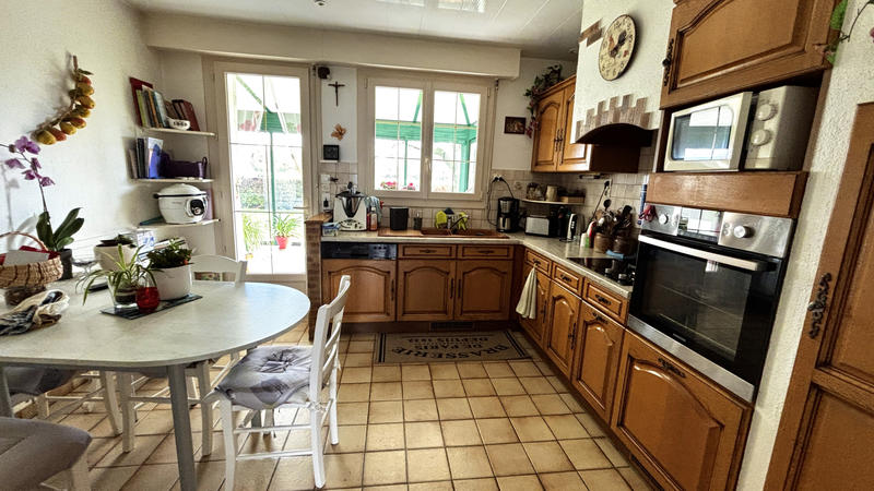 Maison - 142 m² - 9 pièces