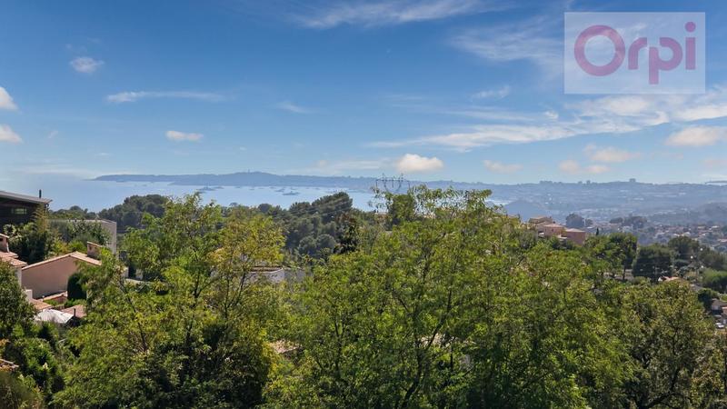 Terrain constructible - 1 100 m²