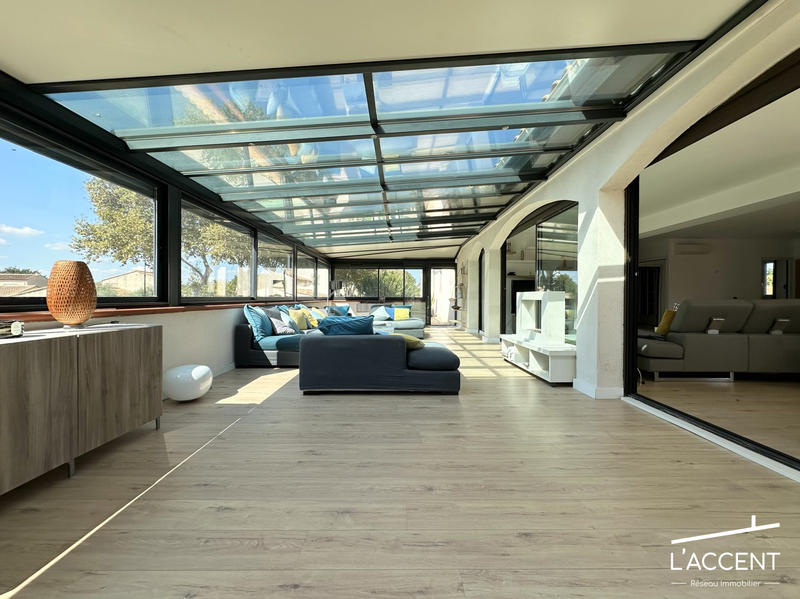 Maison - 370 m² - 7 pièces