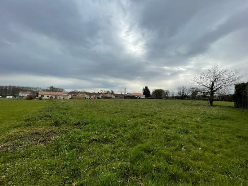 Terrain constructible - 1 708 m²