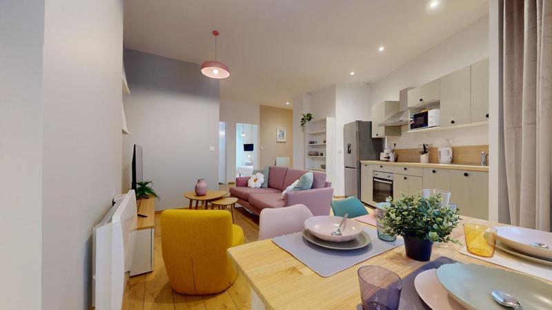 Appartement - 90 m² - 5 pièces