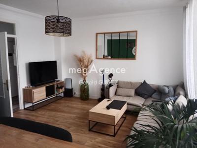 Appartement - 80 m² - 3 pièces