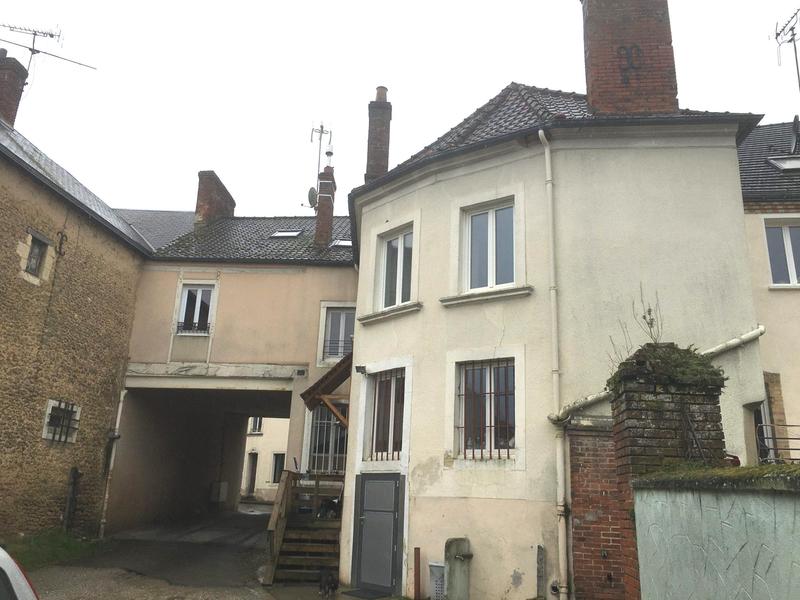 Maison - 255 m² - 10 pièces