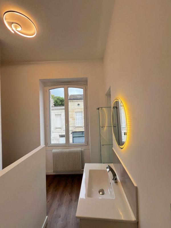 Appartement - 101 m² - 2 pièces