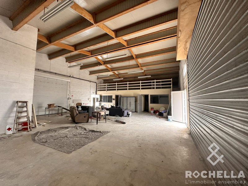 Local d'activités - 393 m²