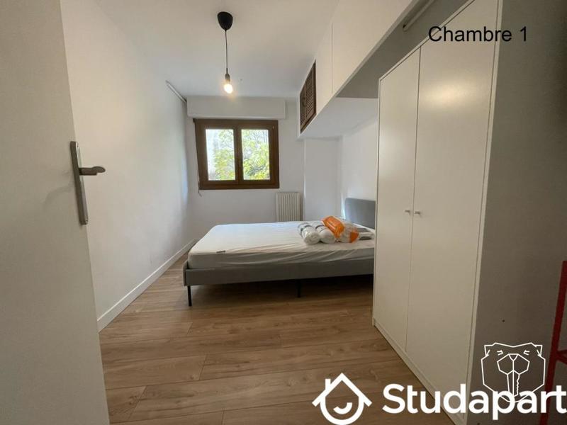Chambre - 11 m² - 1 pièce