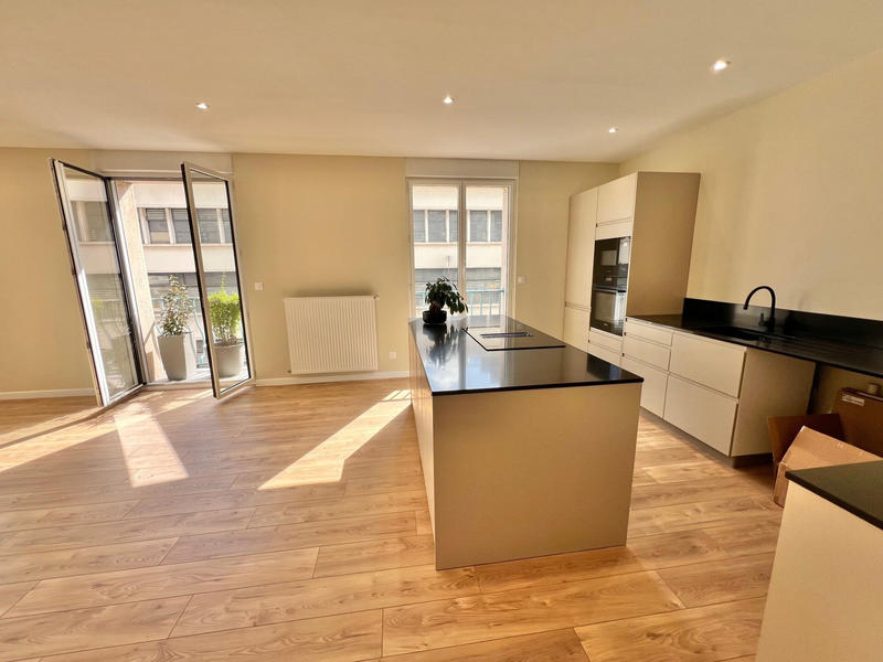 Appartement - 80 m² - 4 pièces