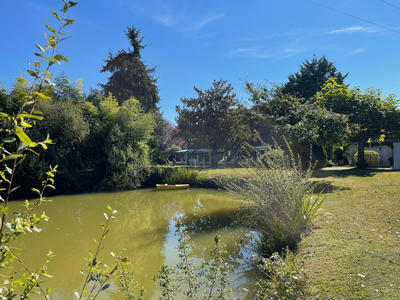 Maison - 400 m² - 10 pièces