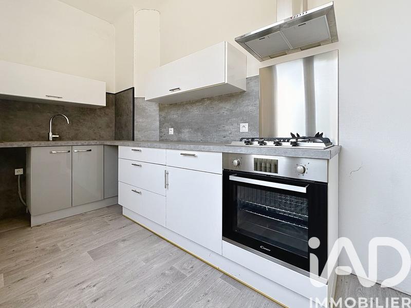 Maison - 235 m² - 12 pièces