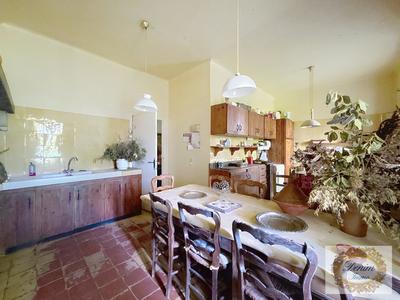 Maison - 500 m² - 11 pièces