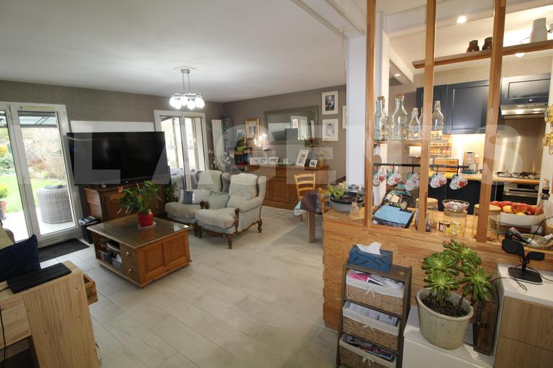 Maison traditionnelle - 100 m² - 5 pièces