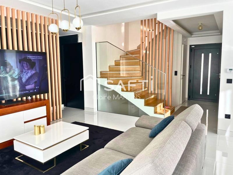 Maison - 185 m² - 8 pièces