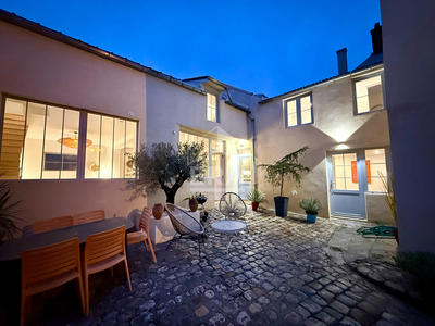 Maison - 235 m² - 7 pièces