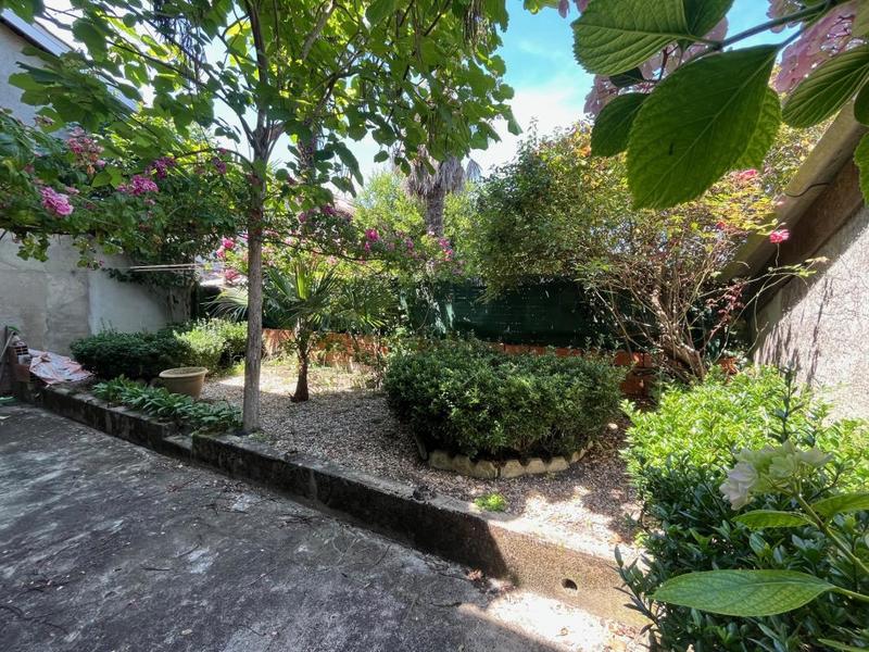 Propriété - 143 m² - 6 pièces