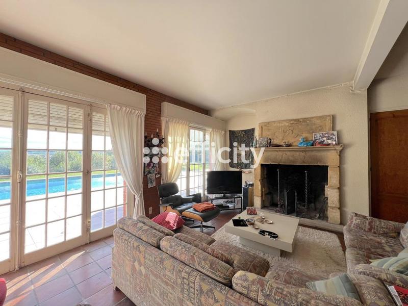 Maison - 416 m² - 8 pièces