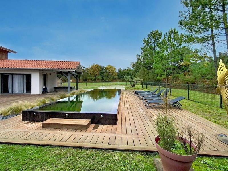 Propriété - 205 m² - 6 pièces