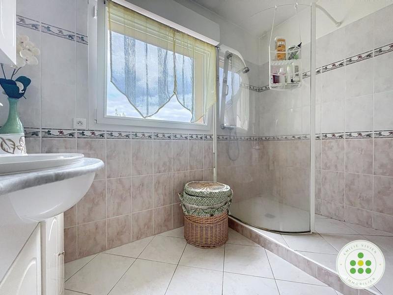 Maison - 186 m² - 8 pièces