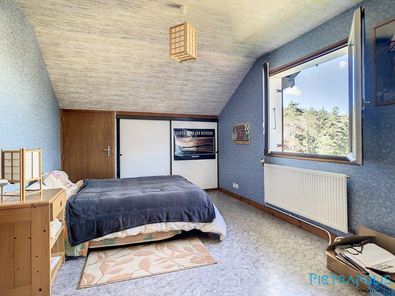 Maison traditionnelle - 176 m² - 8 pièces