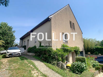 Maison - 266 m² - 12 pièces