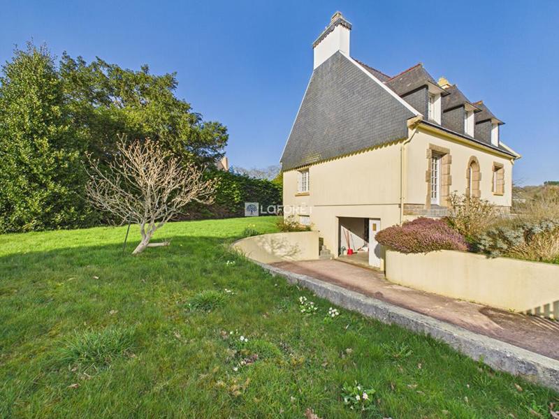 Maison - 121 m² - 6 pièces