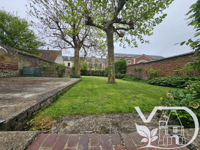 Maison - 280 m² - 6 pièces